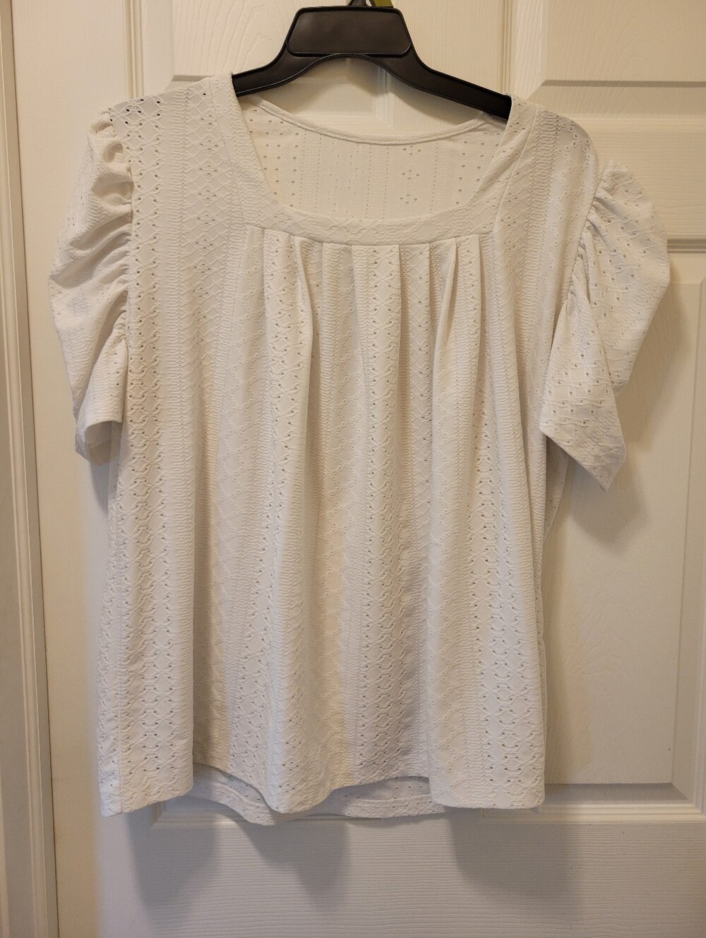 Womens Sz. 2X White Blouse